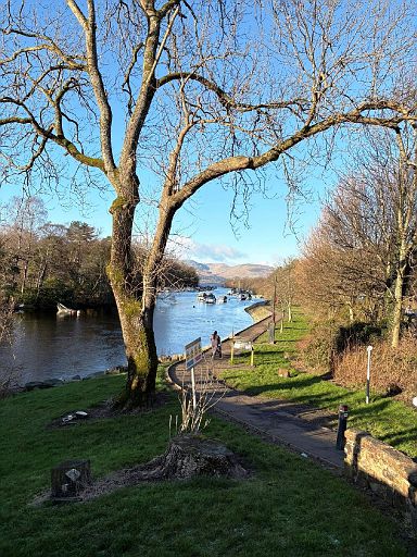 St Leonards Ramblers East Kilbride - Balloch Photo 2.